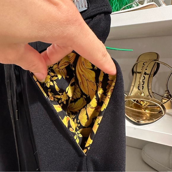 Versace black pants joggers S/1 - Picture 3 of 9